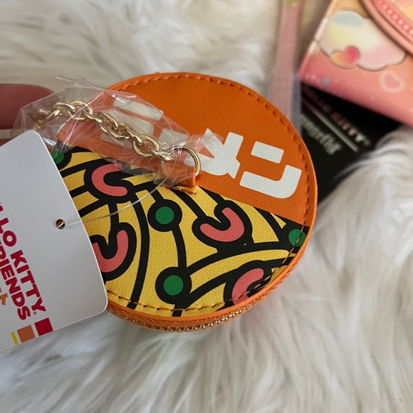 Sanrio Pompompurin Instant Ramen Cup Coin Purse & Loungefly Hello Kitty Wristlet - Picture 3 of 7